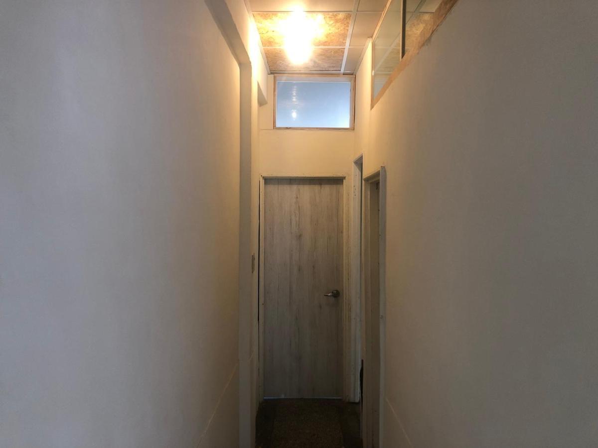 Simple Walk Guest House 小公寓 Tainan Esterno foto