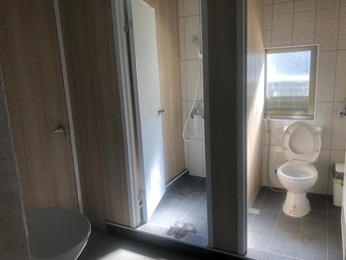 Simple Walk Guest House 小公寓 Tainan Esterno foto