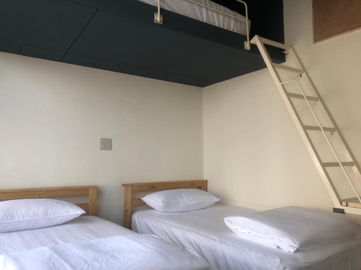 Simple Walk Guest House 小公寓 Tainan Esterno foto